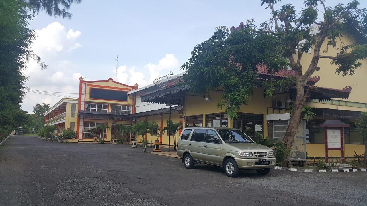 Sinar Bintang Hotel Cepu Екстер'єр фото